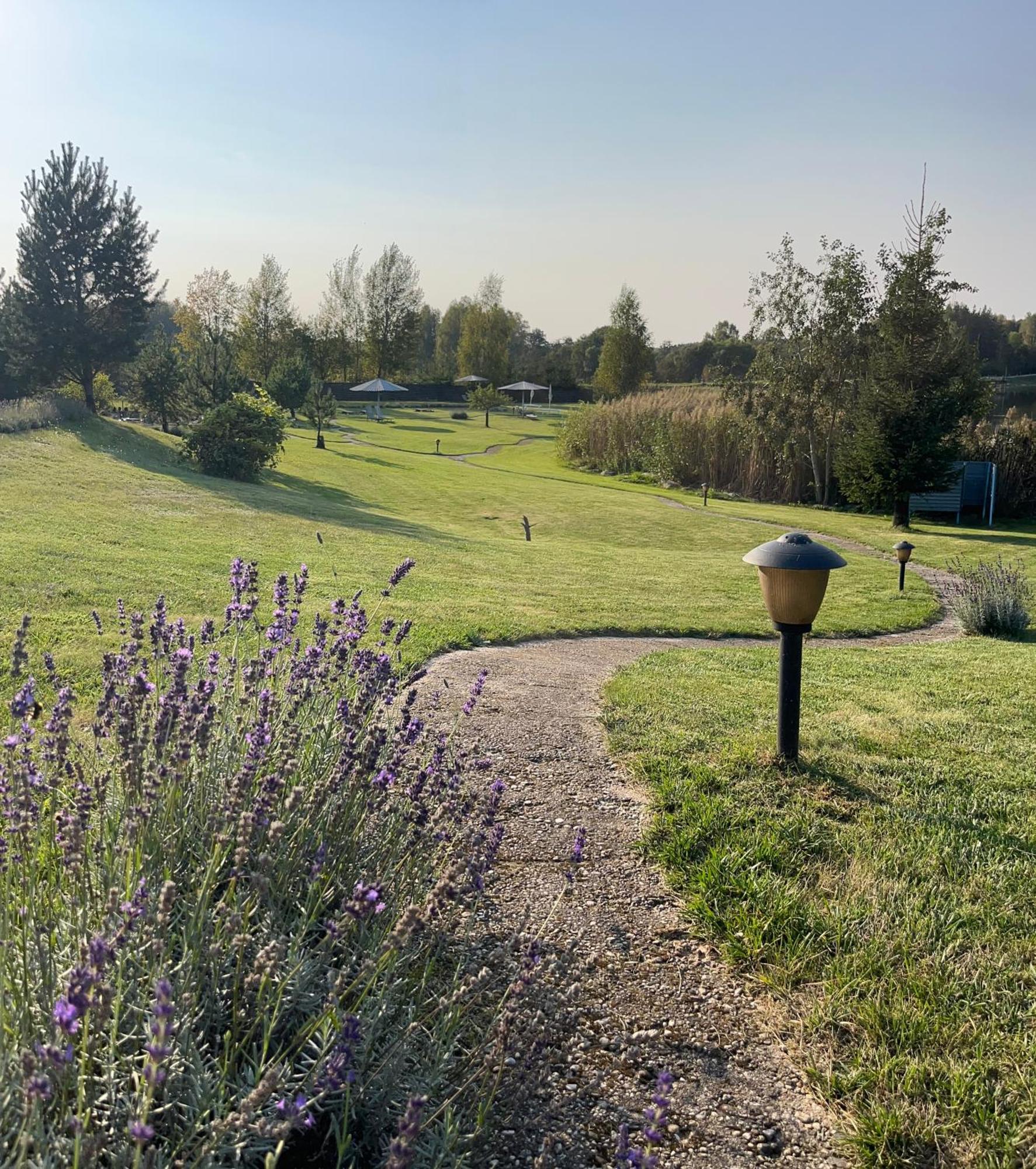 Lavender Village Kiemeliai Exteriör bild